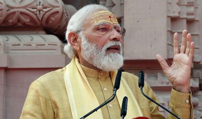 महात्मा गांधी की तरह ही बड़ी सहजता के साथ लोगों के दिल में सीधे उतर जाते हैं मोदी