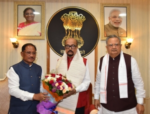 मुख्यमंत्री श्री विष्णु देव साय ने राज्यपाल श्री रमेन डेका से की सौजन्य भेंट*