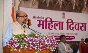 नारी शक्ति इस देश के विकास की धुरी, अंतिम पंक्ति की महिलाओं तक विकास पहुंचाने के लिए हम कृत संकल्पित&lsquo;&lsquo;- राज्यपाल  डेका