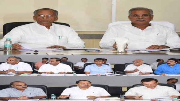 नक्सल प्रभावित इलाकों में अब बड़े ठेकेदार नहीं, स्थानीय युवा बनाएंगे सड़क - भूपेश बघेल