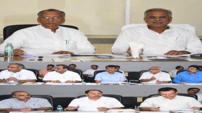 नक्सल प्रभावित इलाकों में अब बड़े ठेकेदार नहीं, स्थानीय युवा बनाएंगे सड़क - भूपेश बघेल