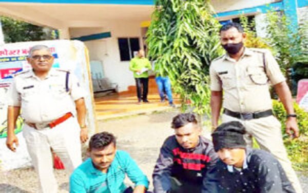 मॉर्निंग वॉक पर निकली किशोरी से सामूहिक दुष्कर्म, नाबालिग सहित 4 गिरफ्तार