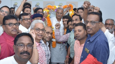 मुख्यमंत्री से छत्तीसगढ़ अधिकारी-कर्मचारी फेडरेशन के प्रतिनिधियों ने की सौजन्य मुलाकात : एरियर्स की द्वितीय किश्त के भुगतान की घोषणा पर आभार जताया