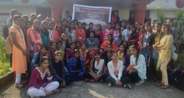 कमला कॉलेज की छात्राओं ने किया पुरातत्व संग्रहालय का शैक्षणिक भ्रमण