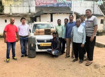 आचार संहिता /	गैस सिलेंडर में छिपाकर ले जाया जा रहा 25 किलो गांजा पकड़ा गया