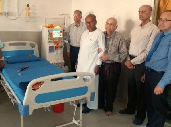 गीता भवन हॉस्पिटल में दो नई डायलिसिस मशीनों का लोकार्पण