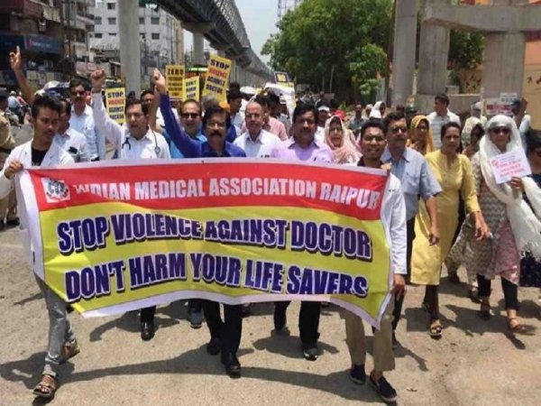 सरकारी और निजी अस्पतालों की ओपीडी बंद, भटकते रहे मरीज