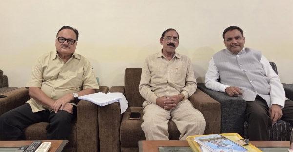 सरल भाषा में पुस्तक प्रकाशित करने का दिया सुझाव