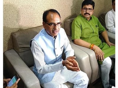 शिवराज का आरोप- कांग्रेस विधायक आतंकियों की पैरवी कर रहा, अपने मुख्यमंत्री को भी हड़का रहा