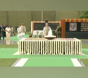 &#039;सदैव अटल&#039; पर पीएम मोदी ने अर्पित की अटल बिहारी वाजपेयी को श्रद्धांजलि, पुण्य तिथि पर राजनाथ ने भी किया याद