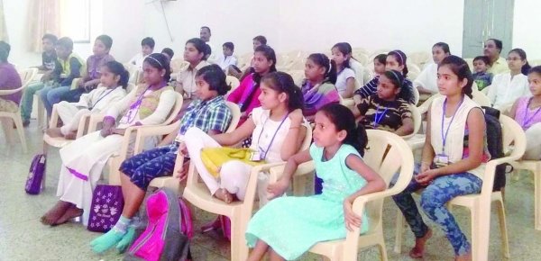 जैसे हमारे दोस्त होंगे वैसे ही हम बन  जाते - ब्रह्माकुमारी मीली