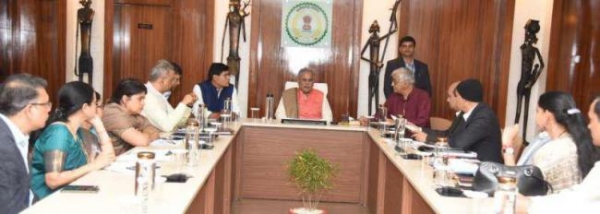 मुख्यमंत्री की अध्यक्षता में आयोजित बैठक में पंचायत एवं ग्रामीण विकास तथा स्वास्थ्य मंत्री टी.ए
