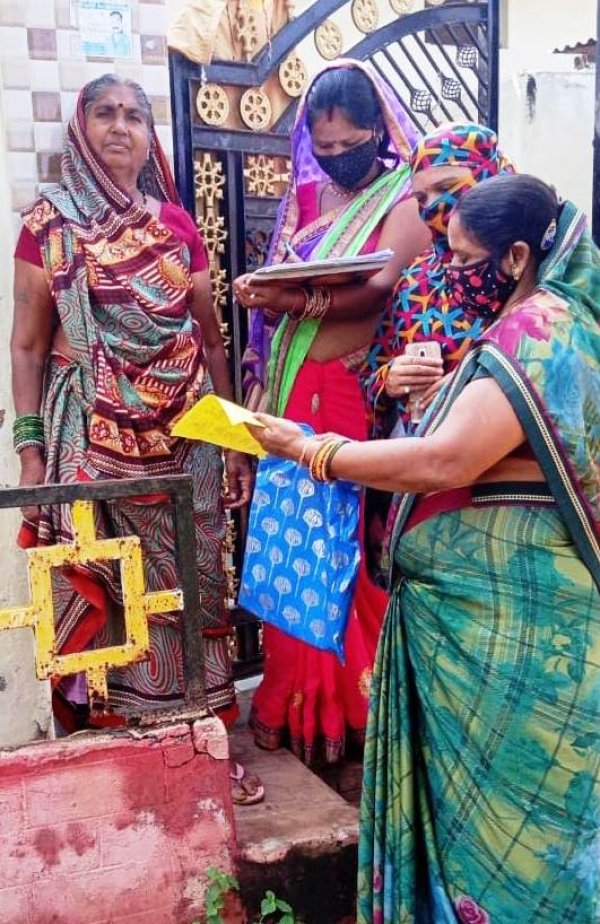 कुष्ठ रोगियों की पहचान के लिए घर-घर जा रही स्वास्थ्य विभाग की टीम