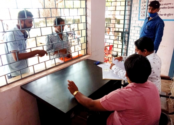 निगम द्वारा कोविड- 19 से मृत व्यक्तियों के परिजनों को निर्धारित प्रारूप में आवेदन लेना निगम क्षेत्र के चार सेंटरों में प्रारम्भ किया गया&nbsp;