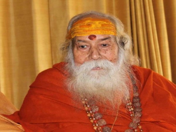 नरसिंहपुर / प्रधानमंत्री के कारण हुआ अमृतसर रेल हादसा, संघ की शाखाओं में हिंदू संस्कार पढ़ाने की जरूरत: शंकराचार्य