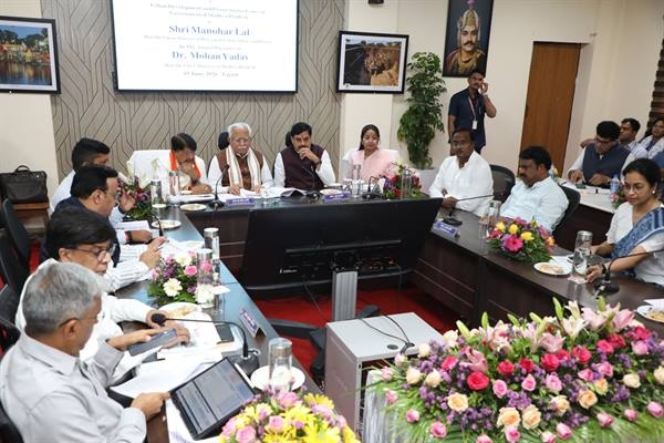 कार्यों की गुणवत्ता सुनिश्चित करने के लिए मॉनीटरिंग सिस्टम को और अधिक प्रभावी बनाए : केंद्रीय मंत्री श्री मनोहर लाल
