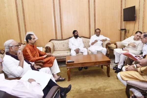 महाराष्ट्र के 4 बड़े नेताओं के बैंक कर्जों पर रोक