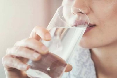 गर्मी के मौसम में पर्याप्त पानी का सेवन सबसे जरुरी है