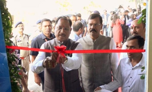 मुख्यमंत्री ने स्टेट हैंगर से विमान परिचालन सेवा का किया शुभारंभ