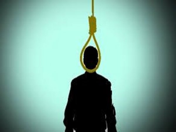 कर्ज से परेशान होकर परिवार फांसी के फंदे पर झूला, बेटे की बची जान, दंपती की मौत