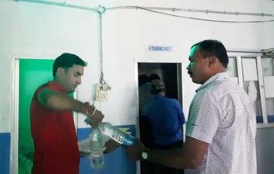 अवैध रूप से आईएसआई मार्क लगाकर बेचा जा रहा था बोतल बंद पानी
