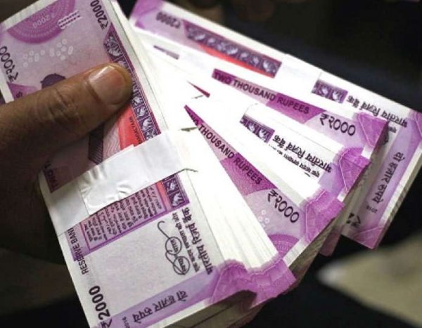 सीबीडीटी / पिछले 4 साल में करोड़पतियों की संख्या में 60% इजाफा, रिटर्न दाखिल करने वाले 80% बढ़े