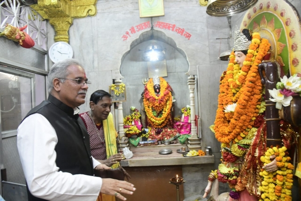 मुख्यमंत्री श्री भूपेश बघेल ने आज जगदलपुर के मां दंतेश्वरी मंदिर में पूजा-अर्चना कर प्रदेश की सुख-समृद्धि की कामना की..