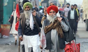 सरकार भी मान गयी, किसान भी मान गये पर कई सवालों के जवाब अब भी बाकी रह गये