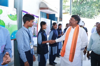 &lsquo;मेरे सपनों का भारत&rsquo; चित्रकला एवं भाषण प्रतियोगिता में बच्चों ने दिखाई प्रतिभा