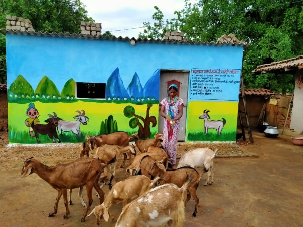 परिसंपत्ति निर्माण में ग्रामीणों के लिए मददगार बन रहा मनरेगा