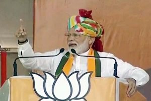 संसद का संयुक्त सत्र, पीएम मोदी बोले- देशवासियों ने संविधान पर आंच नहीं आने दी