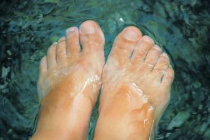 घरेलू उपाय से पाये पैरों की सूजन से छुटकारा