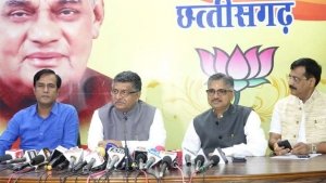 रविशकंर प्रसाद ने कहा- राफेल पर पाकिस्तान और राहुल के स्वर एक जैसे, यूपीए सरकार के निकम्मेपन से नहीं आ सका था विमा