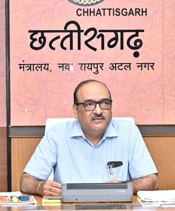 मुख्यमंत्री के निर्देशों पर त्वरित अमल सुनिश्चित करें: मुख्य सचिव श्री विकास शील*