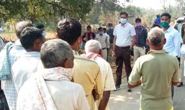 कलेक्टर,एसपी एवं डीएफओ पहुंचे खड़गवां के हाथी प्रभावित ग्राम जरौंधा