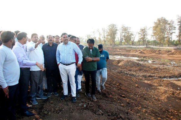 मंत्री  अकबर ने शहर के जीवनदायनी संकरी नदी के जीर्णोद्धार तथा जलसंरक्षण व संवर्धन के लिए चल रहे कार्यों का अवलोकन किया