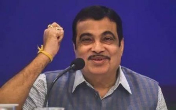 एक मंत्री ने इस्तीफा दिया, महाराष्ट्र सरकार खुद ब खुद गिर जाएगी: गडकरी
