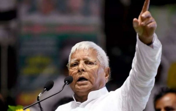 लालू का नीतीश पर हमला, अब बिहार सीधा गुजरात से ऑपरेट हो रहा