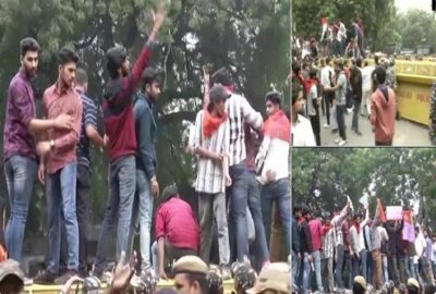 फीस बढ़ोतरी विवाद में जेएनयू को मिला डीयू का साथ, एबीवीपी छात्रों को पुलिस ने रोका