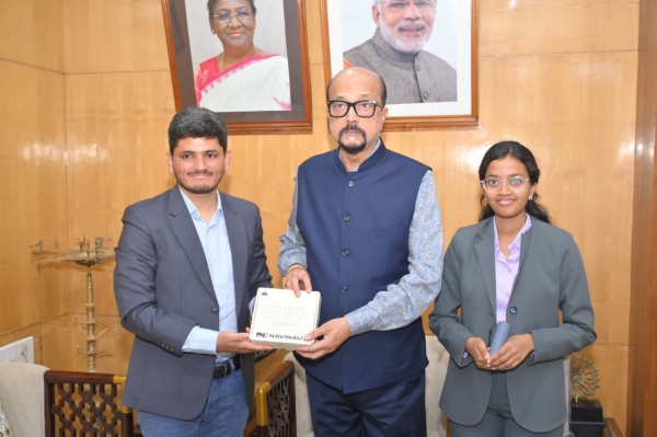 राज्यपाल डेका से यूनीसेफ के इमेजिन वेंचर के प्रथम भारतीय पुरस्कार विजेता ने की सौजन्य भेंट राज्यपाल  रमेन डेका