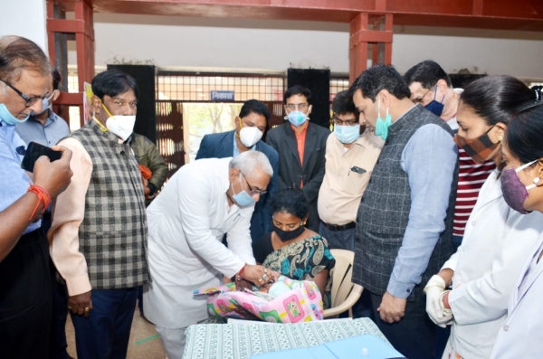 दुर्ग जिले में पल्स पोलियो अभियान के प्रथम दिवस में आशातित उपलब्धि