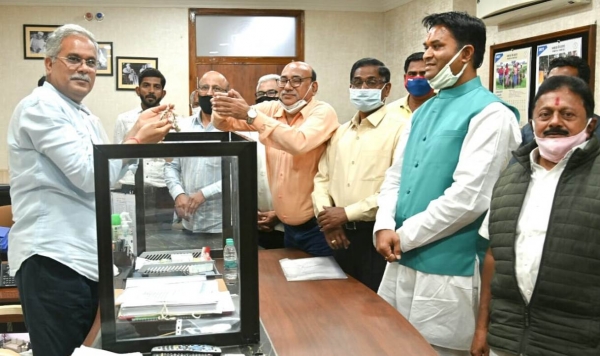 मुख्यमंत्री से मराठा समाज धमतरी के प्रतिनिधि मंडल ने की सौजन्य मुलाकात