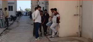 एक ही परिवार के 5 लोगों ने किया सुसाइड, दो बेटे-बेटियों ने मां के साथ खाया जहर