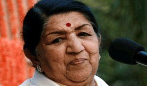 13 साल की उम्र में संगीत को चुनकर शुरू किया करियर, पिता की मौत के बाद भी सपने से नहीं किया समझौता, ऐसी थी लता मंगेशकर शख़्सियत