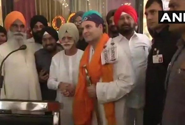 छत्तीसगढ़ विधानसभा चुनाव: गुरुद्वारे पहुंचे राहुल गांधी, राफेल पर फिर मोदी सरकार को घेरा