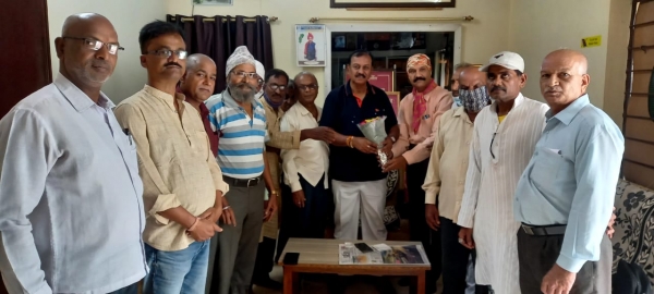 सांसद विजय बघेल से आवास किराया बढ़ने से परेशान सेवानिवृत्ति कर्मचारियों ने की मुलाकात