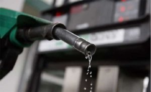 दिल्ली-मुंबई में पेट्रोल 24 पैसे सस्ता, लगातार दूसरे दिन रेट घटे