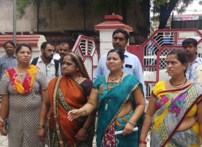 पीड़ित महिलाएं आईं सामने, कहा- निगम अधिकारियाें की बदसलूकी से विधायक को गुस्सा आया