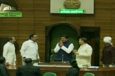कांग्रेस के नाना पटोले निर्विरोध चुने गए स्पीकर, फडणवीस बने नेता प्रतिपक्ष