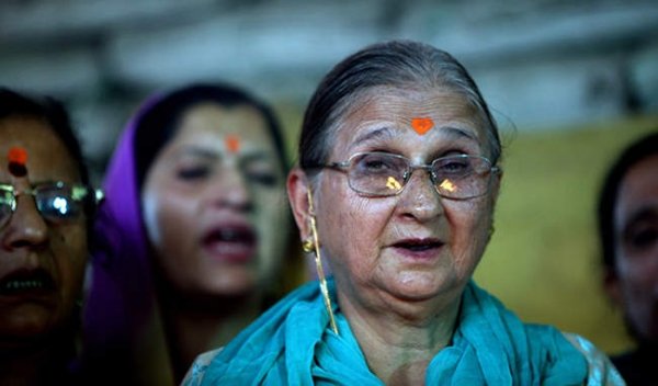 घाटी से सिर्फ हिंदुओं का पलायन नहीं हुआ था, हिंदू धर्म को भी आघात पहुँचाया गया